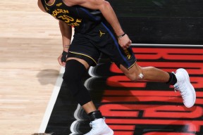 JIUYOU-库里爆冷击败美国队，比分优势明显引爆全场！的简单介绍