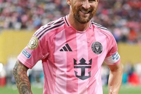 JIUYOU-包含梅西爆冷击败巴黎圣日耳曼，突破纪录引爆全场！的词条